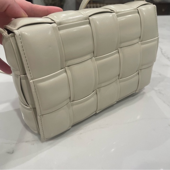 Amazon braided/woven cream crossbody purse - Picture 8 of 14